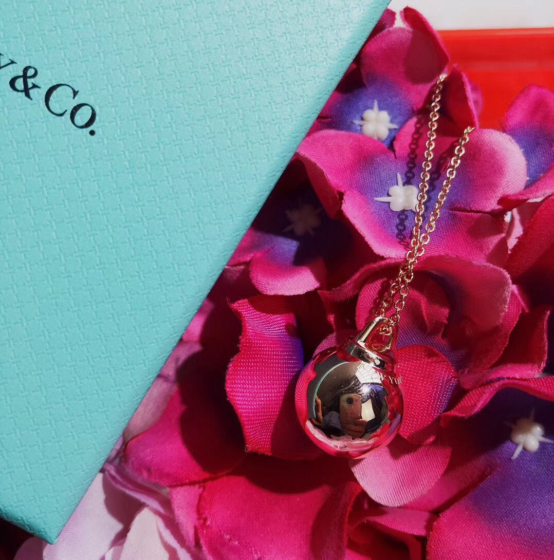 {
"JeweliWhal": "JeweliWhal",
"HARDWEAR PENDENTIF BALL ROSE NECKLACE": "HARDWEAR KUGEL-ANHÄNGER HALSKETTE ROSÉ"
}
