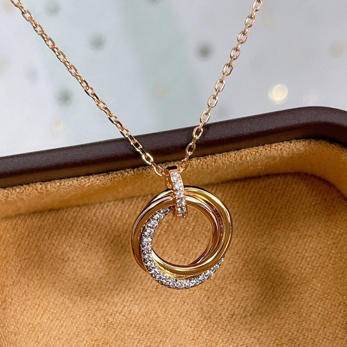 [⭐⭐JeweliWhal]TRINITY NECKLACE SILVER GOLD PINK GOLD DIAMONDS