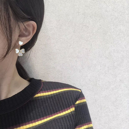 [⭐⭐JeweliWhal]CLOVER SWEET WHITE MOP EARRINGS