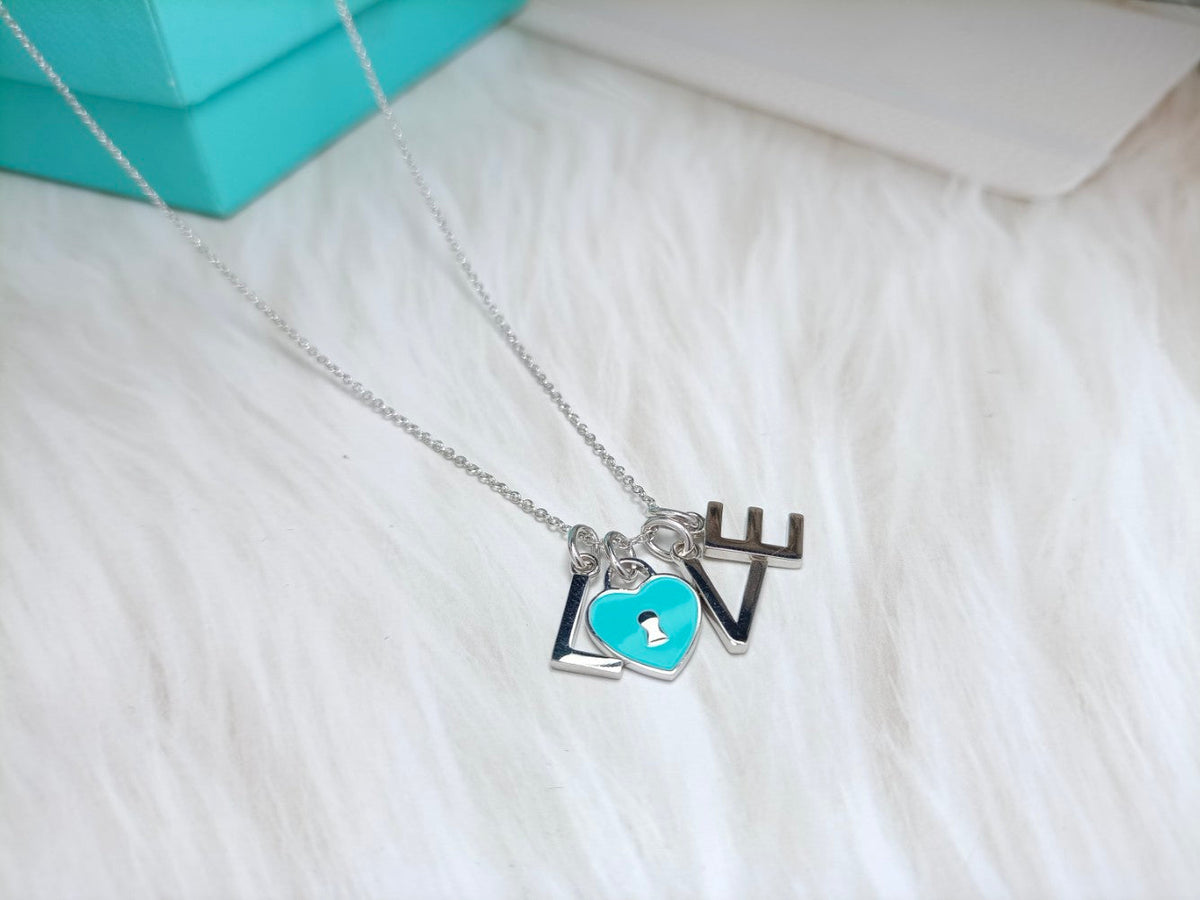 [JeweliWhal]LOVE TEXT PEDANT NECKLACE