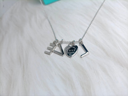 [JeweliWhal]LOVE TEXT PEDANT NECKLACE