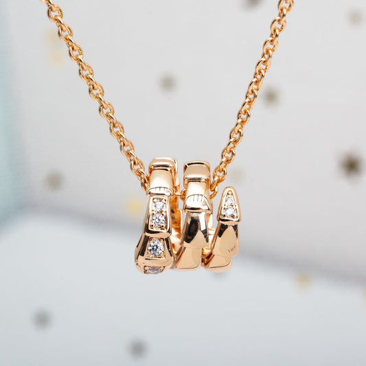 [⭐⭐JeweliWhal]SERPENTI HALSKETTE AUS ROSÉGOLD MIT DIAMANTEN