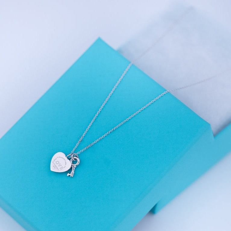 [JeweliWhal]KEY AND HEART SILVER NECKLACE
