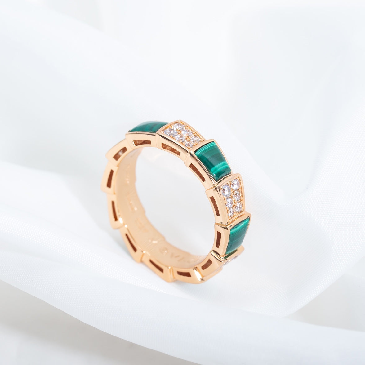 [⭐⭐JeweliWhal]SERPENTI RING PINK GOLD MALACHITE DIAMOND PAVED 4MM