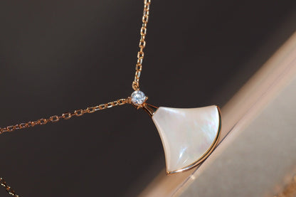 [⭐⭐JeweliWhal]TRAUM-HALSKETTE WEISSE PERLMUTT ROSÉGOLD 1 DIAMANT