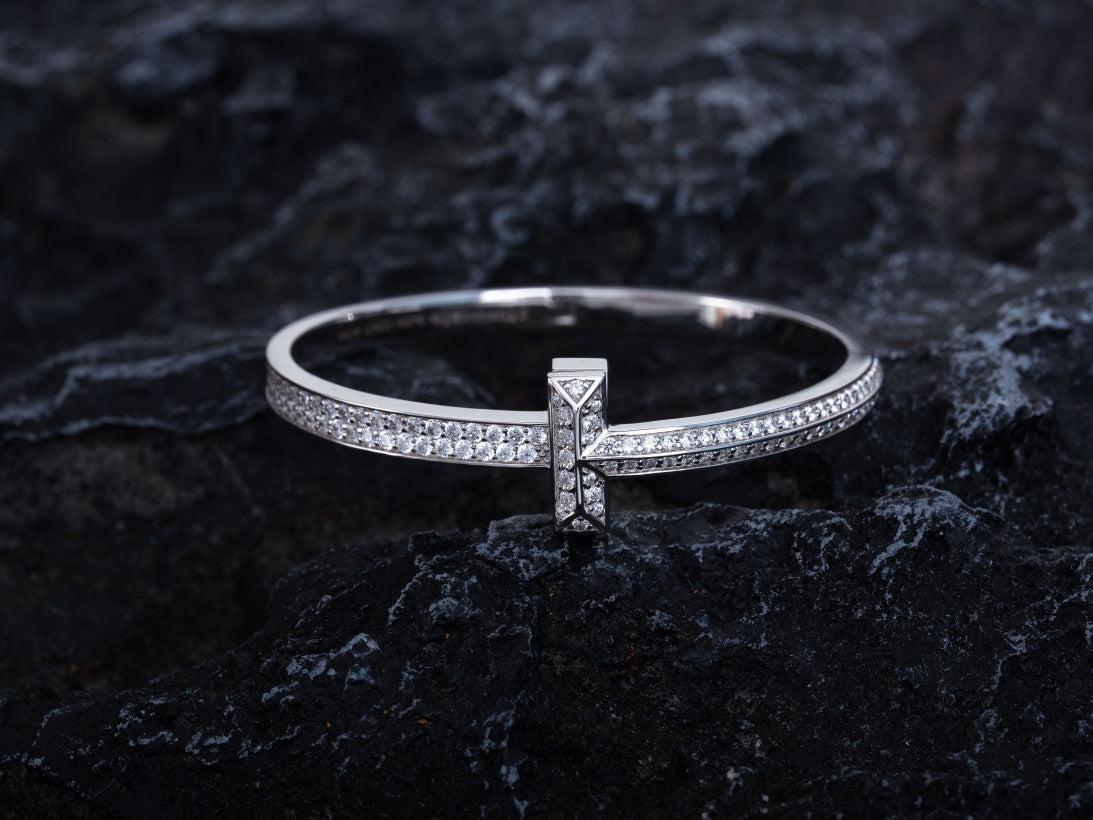 [JeweliWhal]WIDE DIAMONDS HINGED BANGLE SILVER