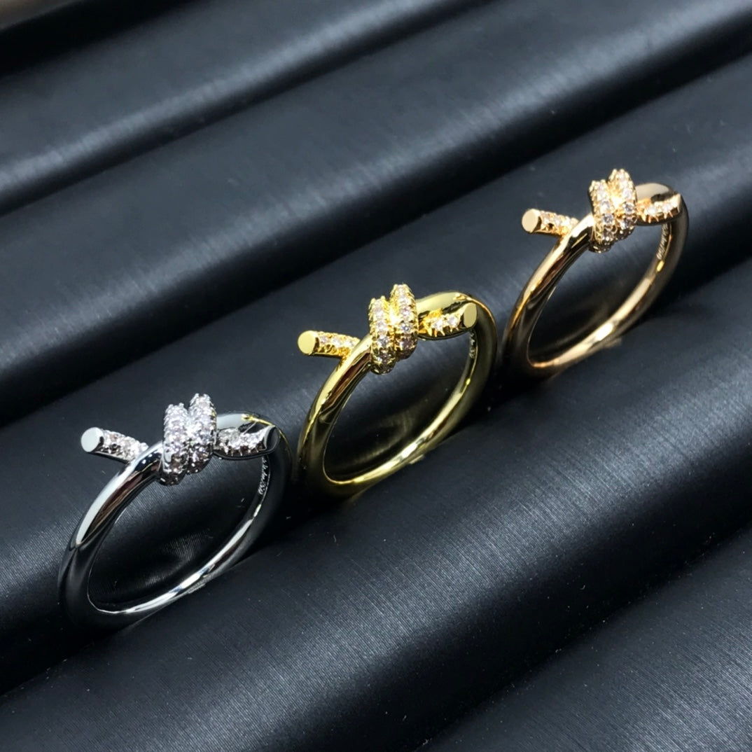 [JeweliWhal]KNOT RING 1.2MM DIAMOND