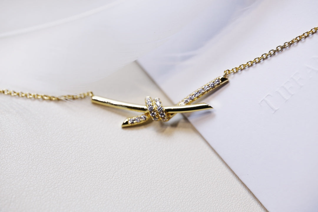 [JeweliWhal]KNOT NECKLACE GOLD DIAMONDS
