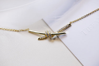 [JeweliWhal]KNOT NECKLACE GOLD DIAMONDS