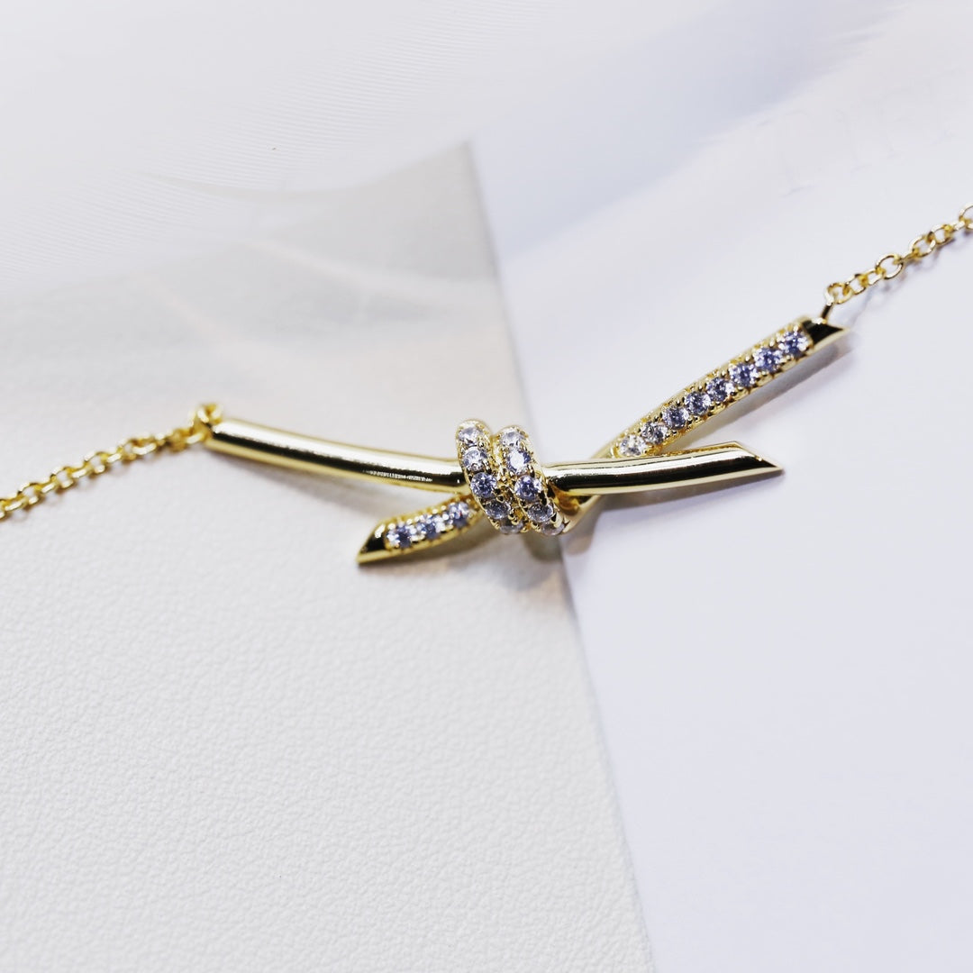 [JeweliWhal]KNOT NECKLACE GOLD DIAMONDS
