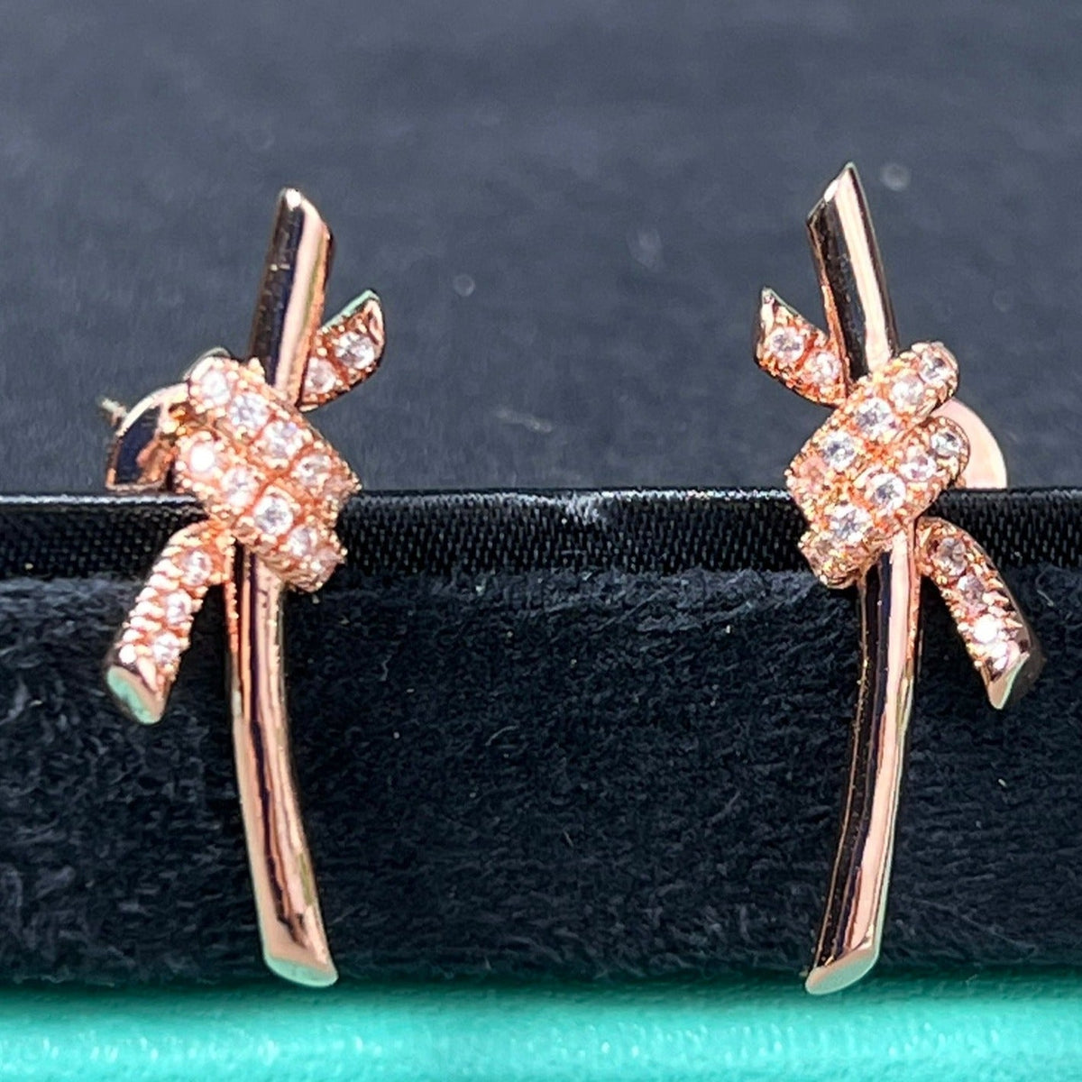 [JeweliWhal]KNOT EARRINGS PINK GOLD DIAMOND