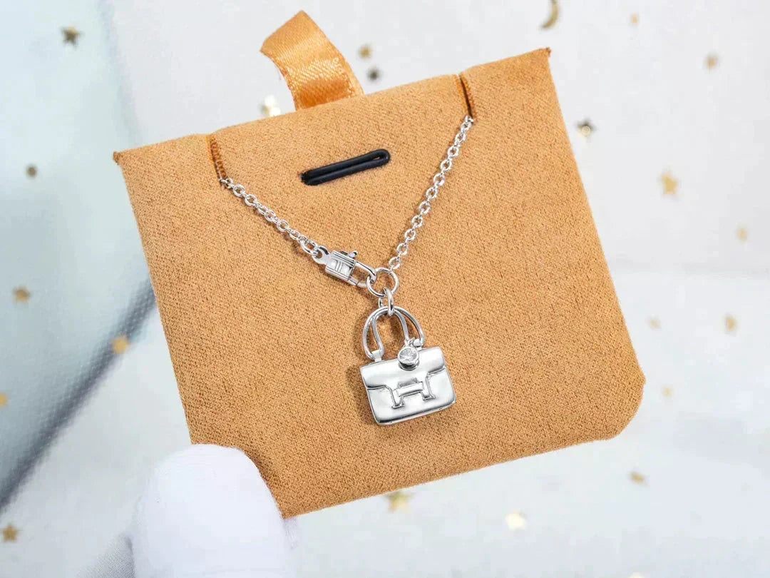 [⭐⭐JeweliWhal]AMULETTE PEDANT SILVER NECKLACE