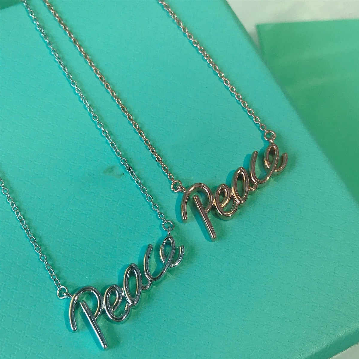 [JeweliWhal]PEACE TEXT PEDANT NECKLACE