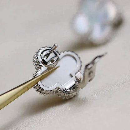 [⭐⭐JeweliWhal]CLOVER MEDIUM 1 MOTIFS  WHITE MOP EARRINGS SILVER