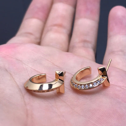 [JeweliWhal]T HOOP DIAMOND EARRINGS