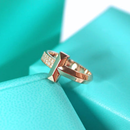 [JeweliWhal]T1 NARROW DIAMOND PINK GOLD RING
