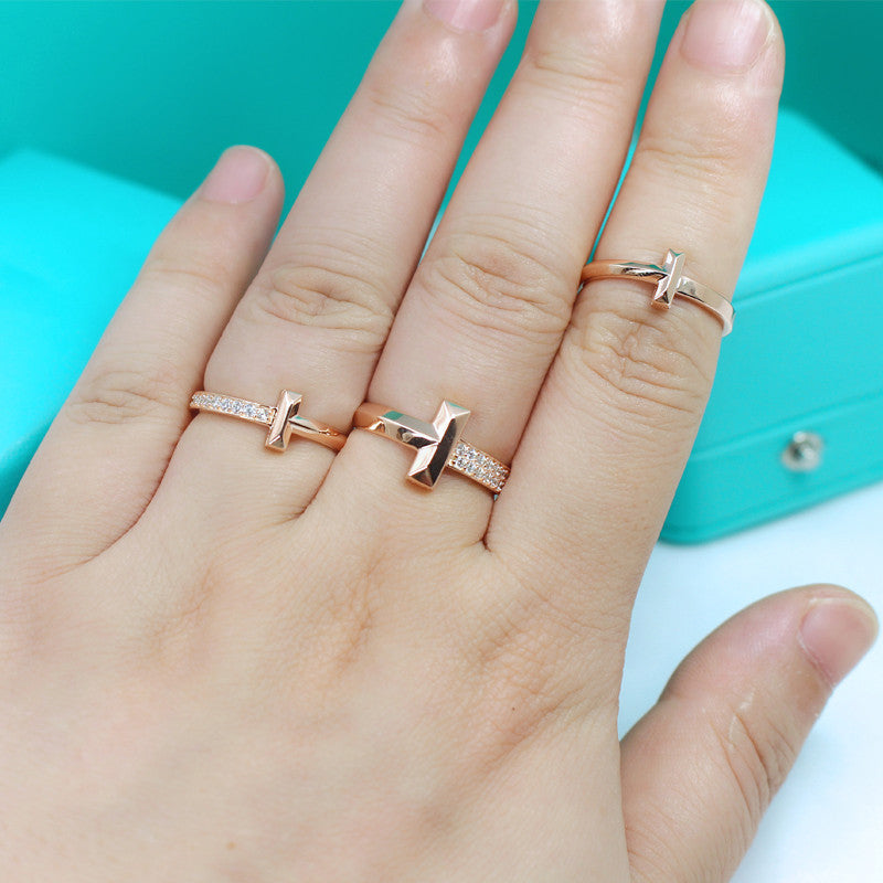 [JeweliWhal]T1 NARROW DIAMOND PINK GOLD RING