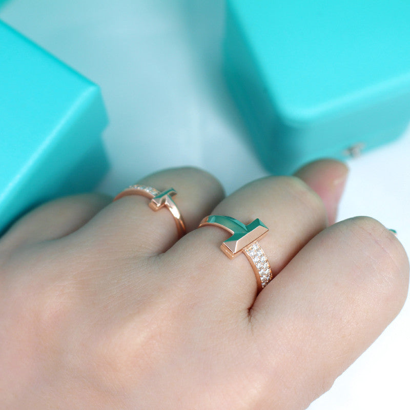 [JeweliWhal]T1 NARROW DIAMOND PINK GOLD RING