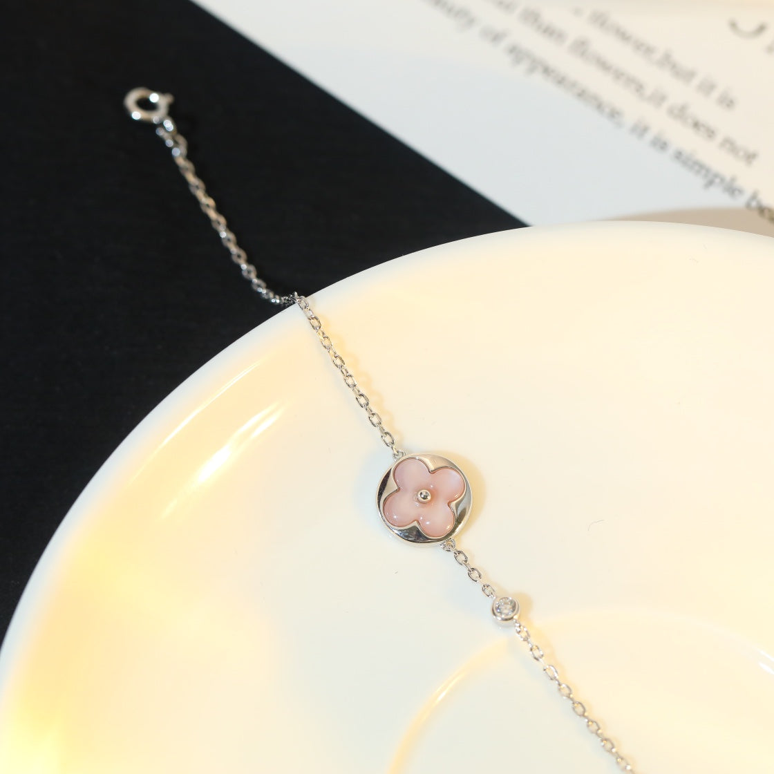[⭐⭐JeweliWhal]SUN MOTIF PINK MOP SILVER BRACELET