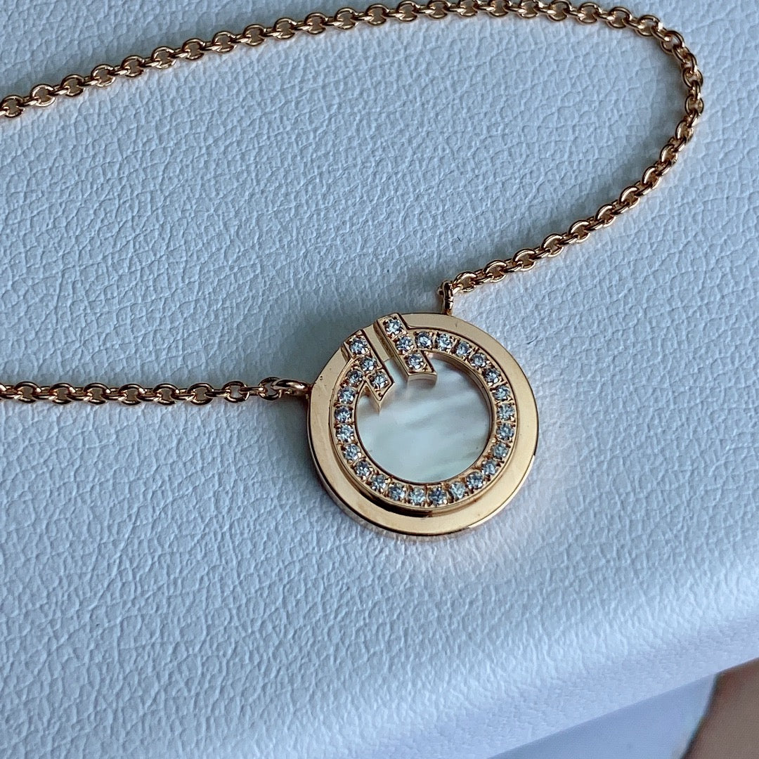 [JeweliWhal]T DIAMOND CIRCLE PEDANT NECKLACE