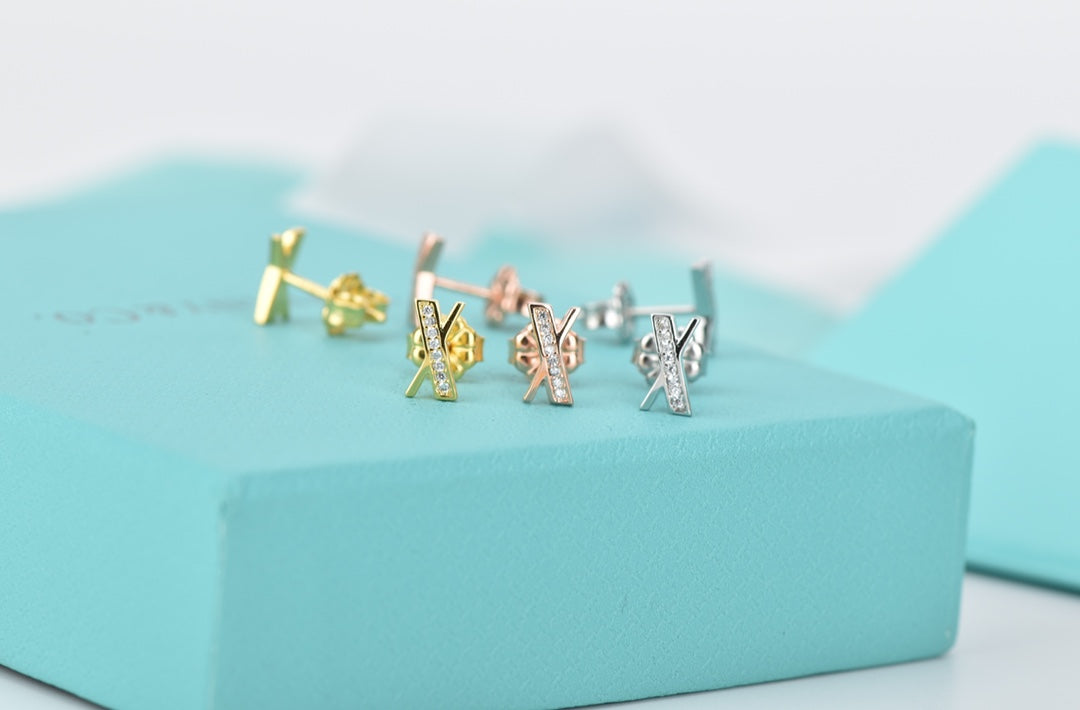 [JeweliWhal]ATLAS DIAMOND STUD EARRINGS