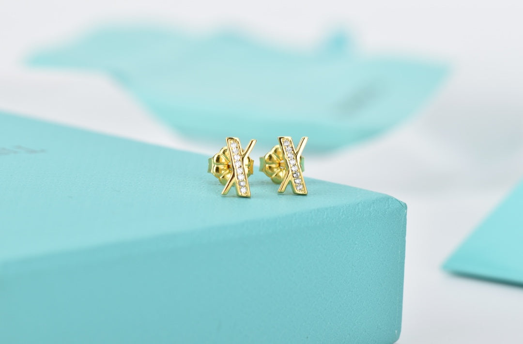 [JeweliWhal]ATLAS DIAMOND STUD EARRINGS