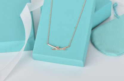 [JeweliWhal]KNOT NECKLACE