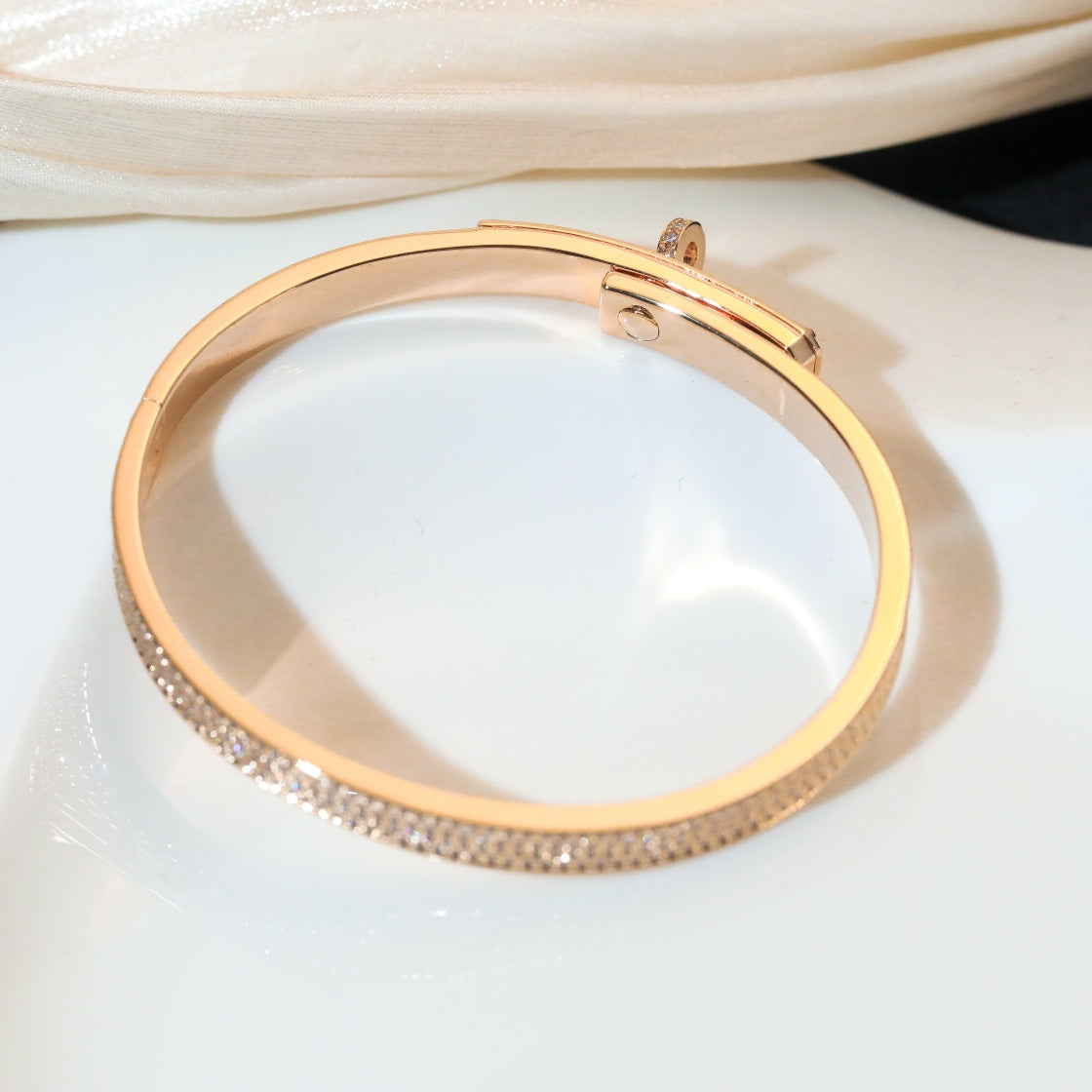 [⭐⭐JeweliWhal]KELLY ARMBAND MIT DIAMANTBESATZ