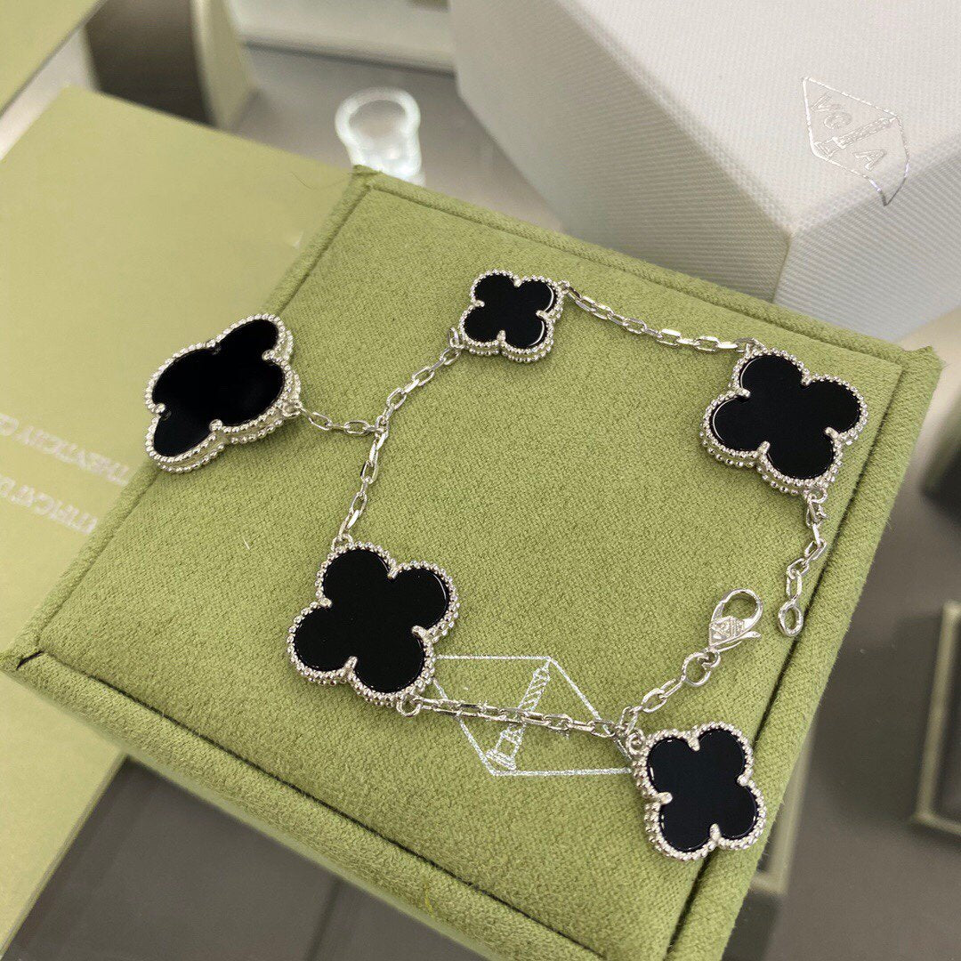 [⭐⭐JeweliWhal]CLOVER 5 MOTIFS SIVLER ONYX BRACELET