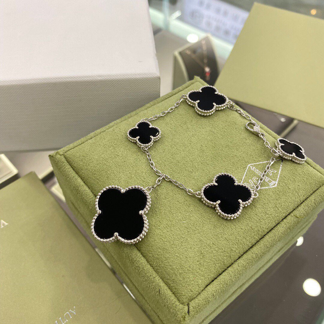 [⭐⭐JeweliWhal]CLOVER 5 MOTIFS SIVLER ONYX BRACELET