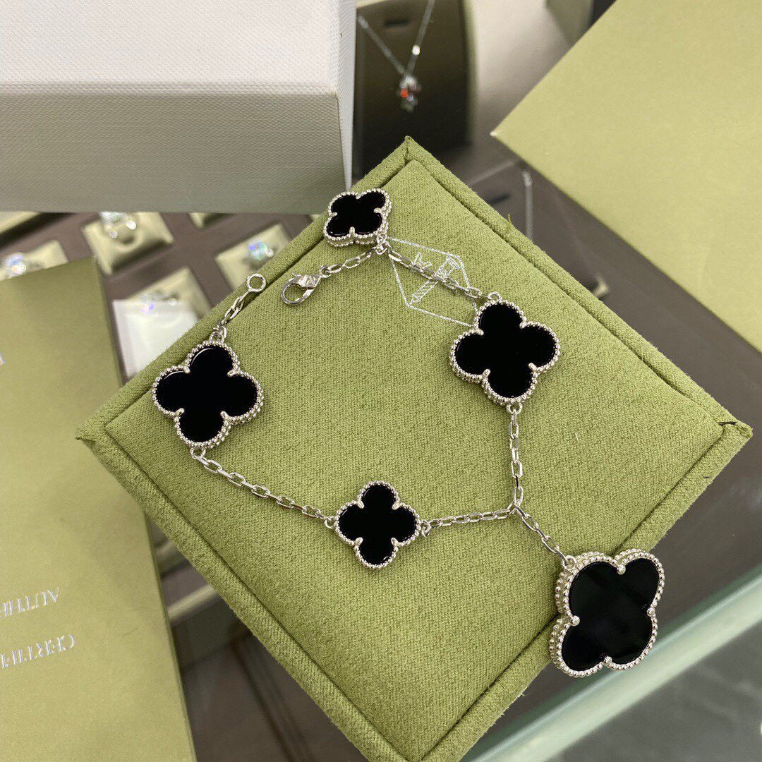 [⭐⭐JeweliWhal]CLOVER 5 MOTIFS SIVLER ONYX BRACELET