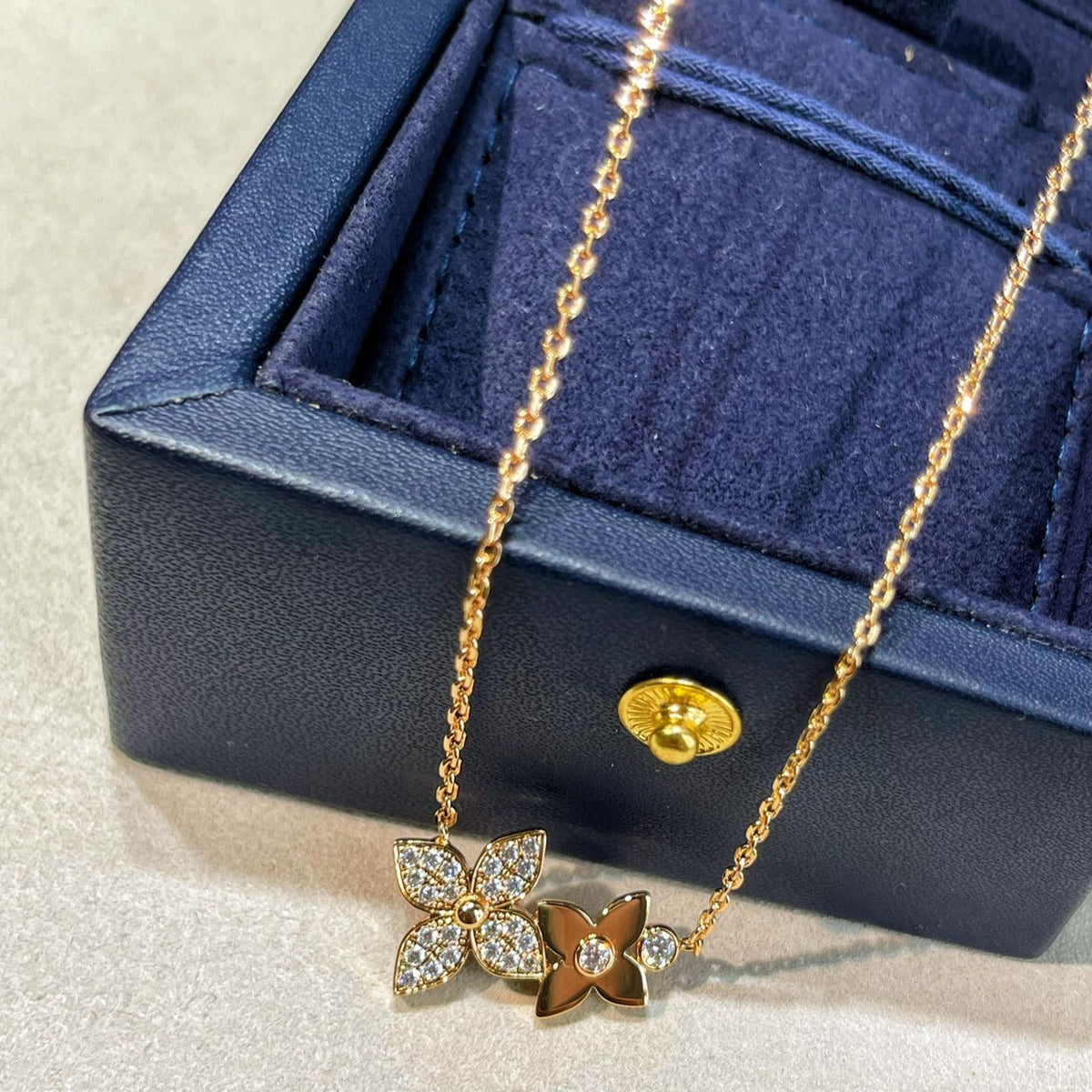 [⭐⭐JeweliWhal]STAR BLOSSOM NECKLACE PINK GOLD DIAMONDS