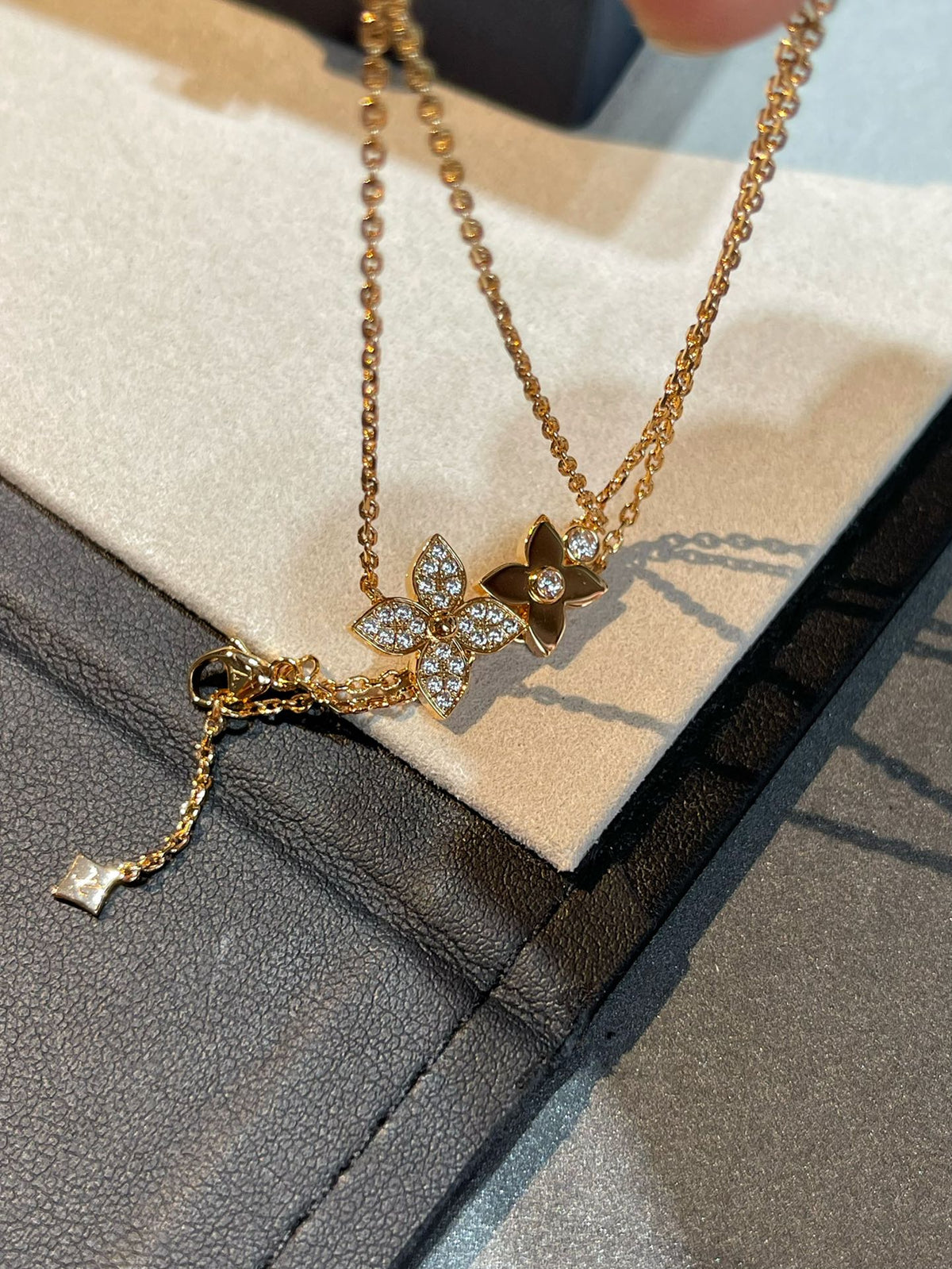 [⭐⭐JeweliWhal]STAR BLOSSOM NECKLACE PINK GOLD DIAMONDS
