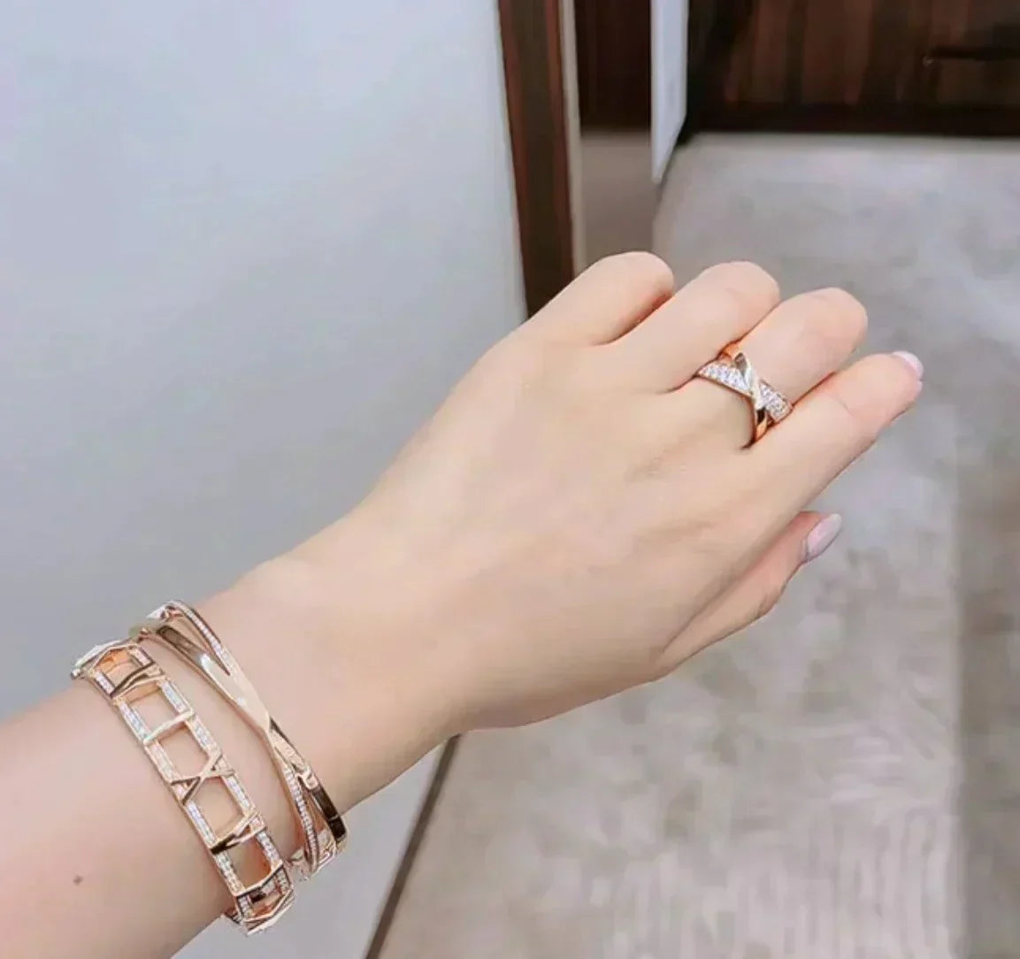 [JeweliWhal]NARROW HINGED BANGLEIN WITH DIAMONDS SMALL