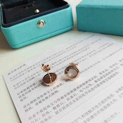 [JeweliWhal]PEARL CIRCLE EARRINGS MOTHER