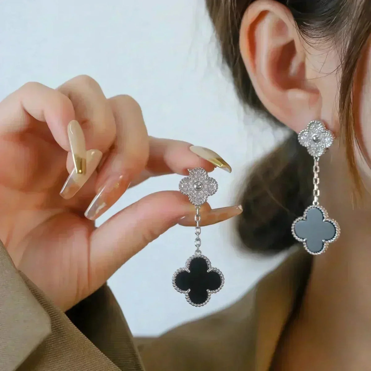 [⭐⭐JeweliWhal]CLOVER 2 MOTIFS  DIAMOND ONYX EARRINGS SILVER