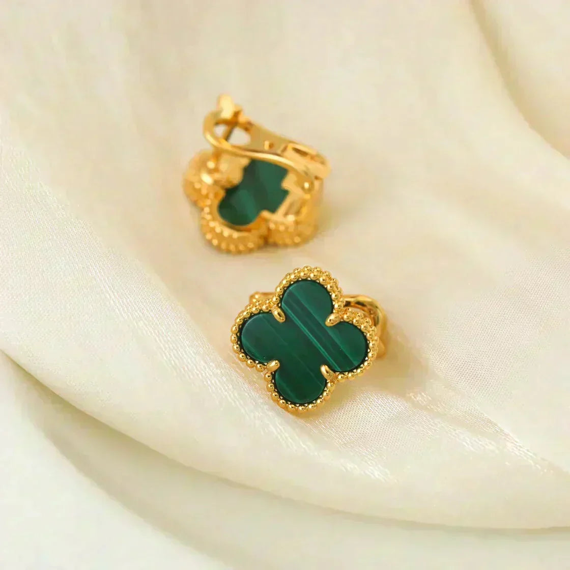 [⭐⭐JeweliWhal]CLOVER MEDIUM 1 MOTIFS MALACHITE  EARRINGS
