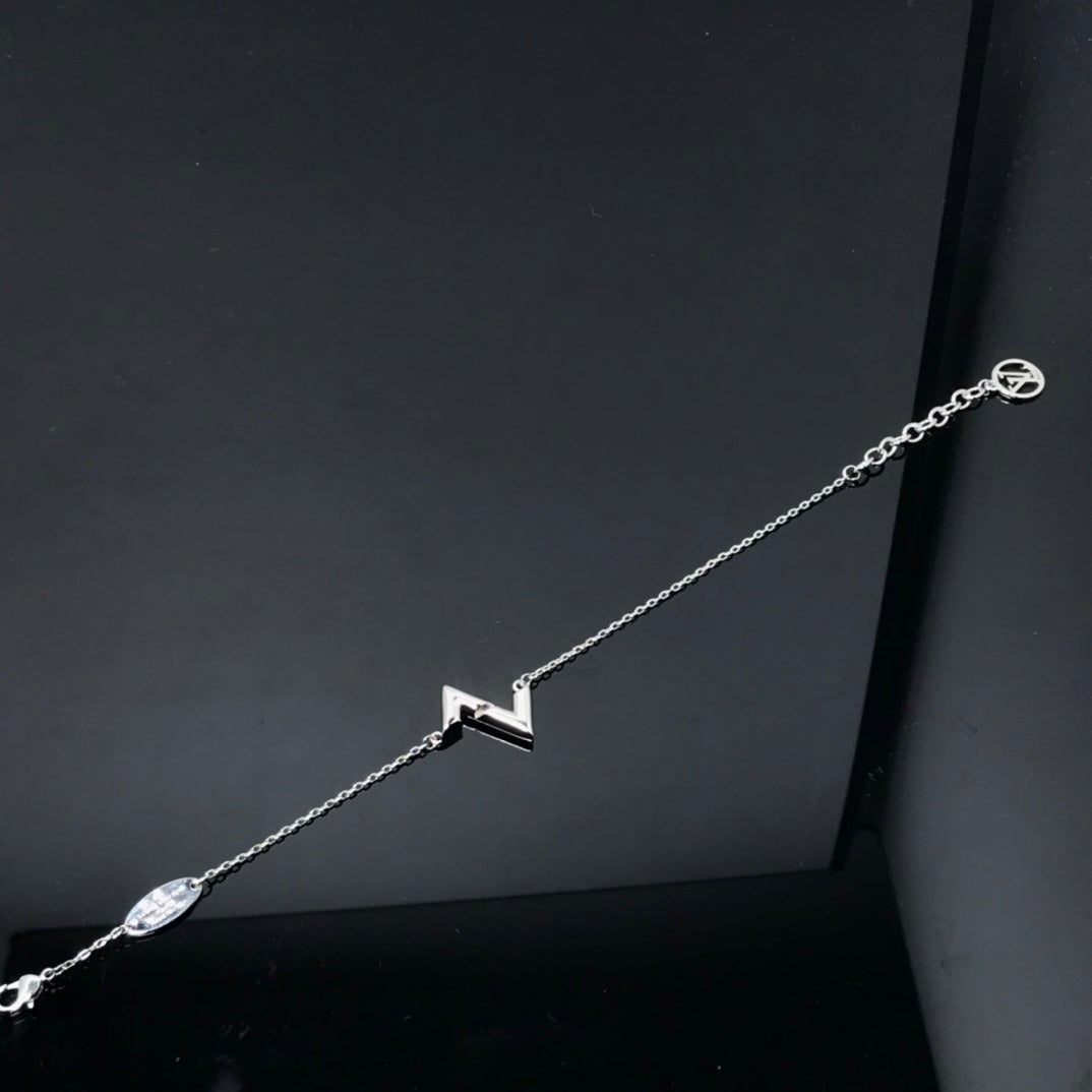 [⭐⭐JeweliWhal]VOLT LV LOGO BRACELET
