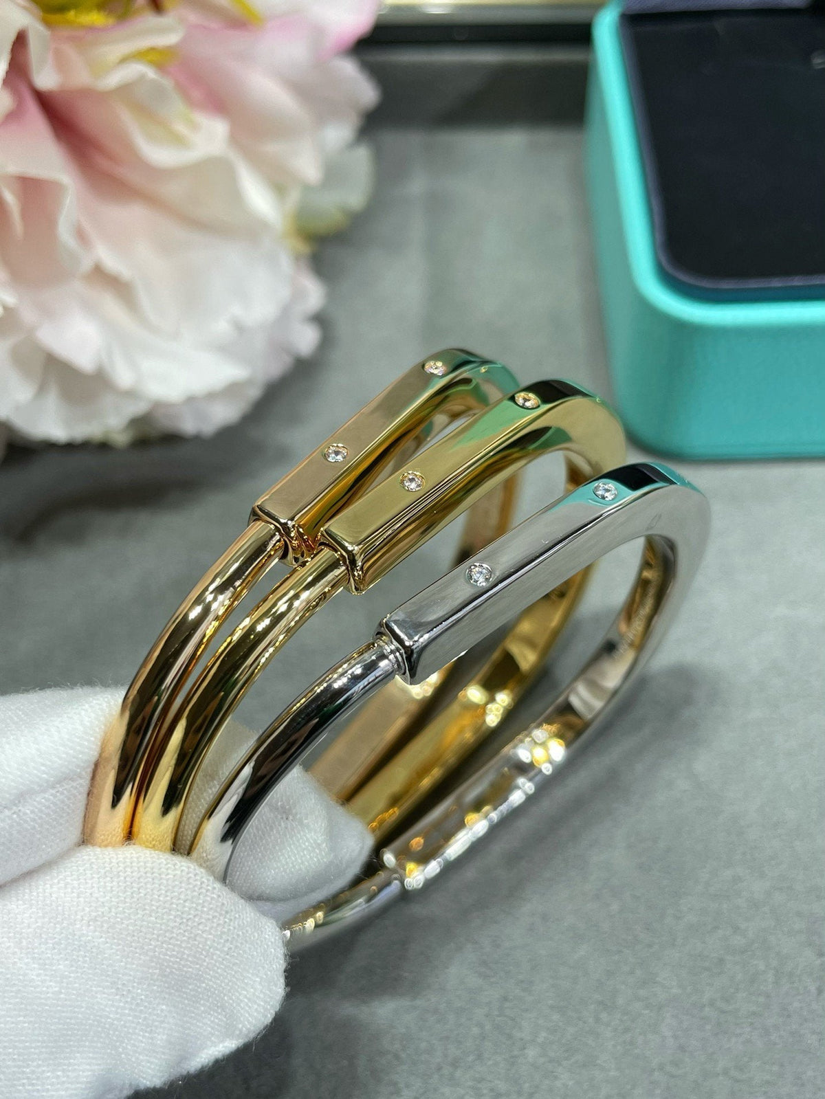 [JeweliWhal]LOCK BRACELET 8 DIAMOND