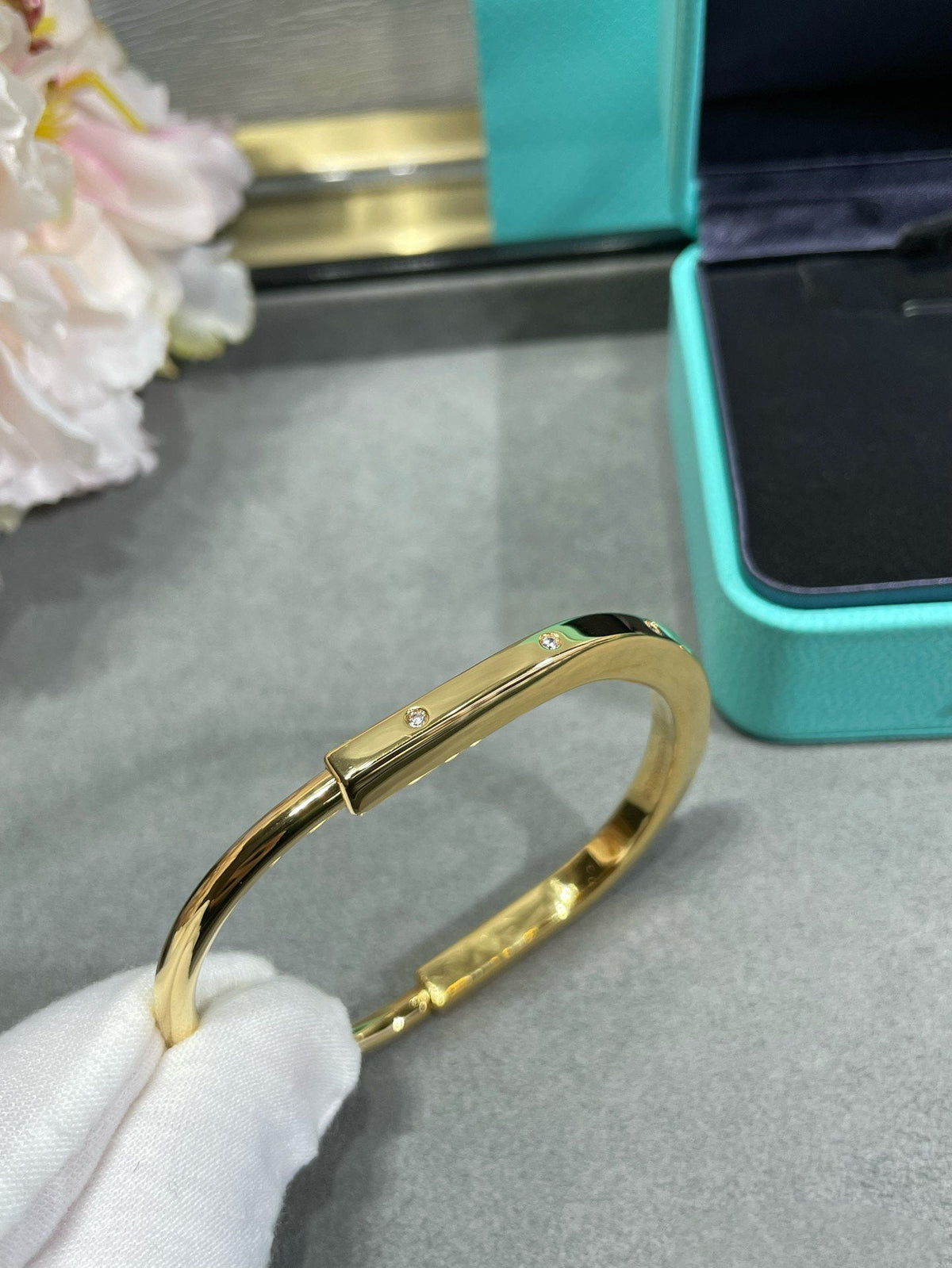 [JeweliWhal]LOCK BRACELET 8 DIAMOND