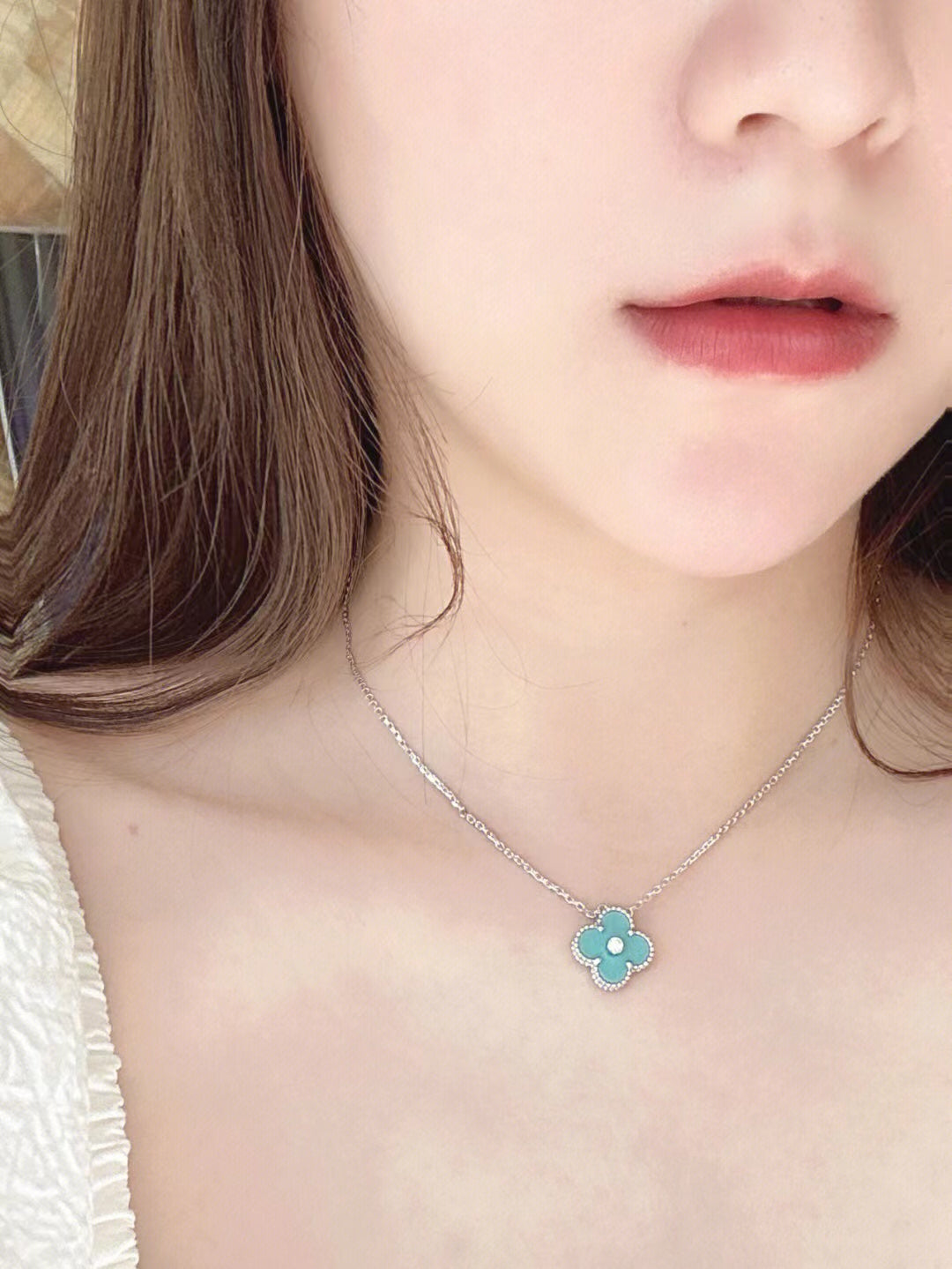 [⭐⭐JeweliWhal]CLOVER 1 DIAMOND LIGHT BLUE SILVER NECKLACE