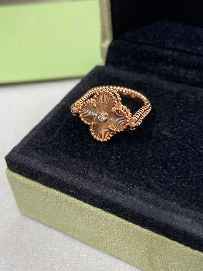 [⭐⭐JeweliWhal]CLOVER WENDBARER RING IN ROSÉGOLD