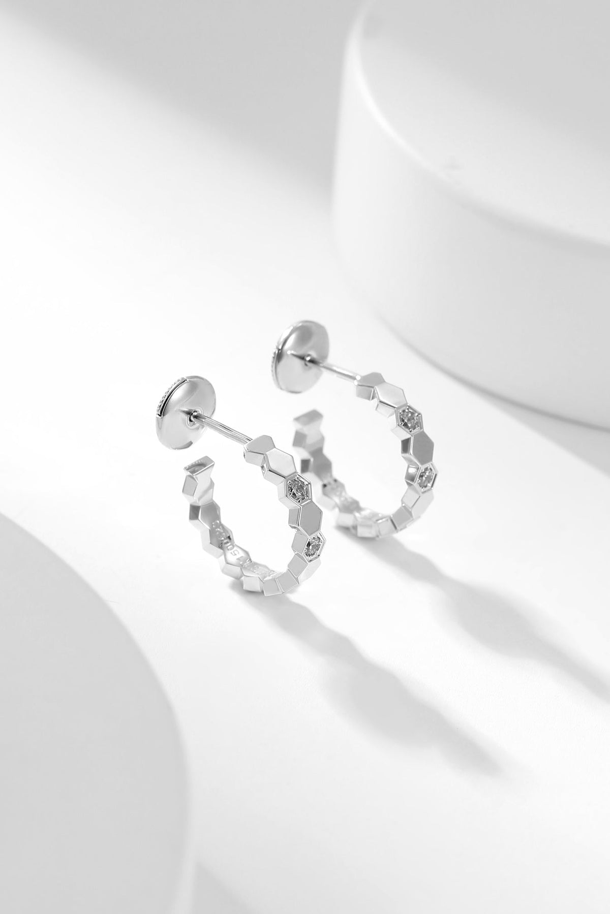 [⭐⭐JeweliWhal]BEE LOVE DIAMOND HOOP EARRINGS