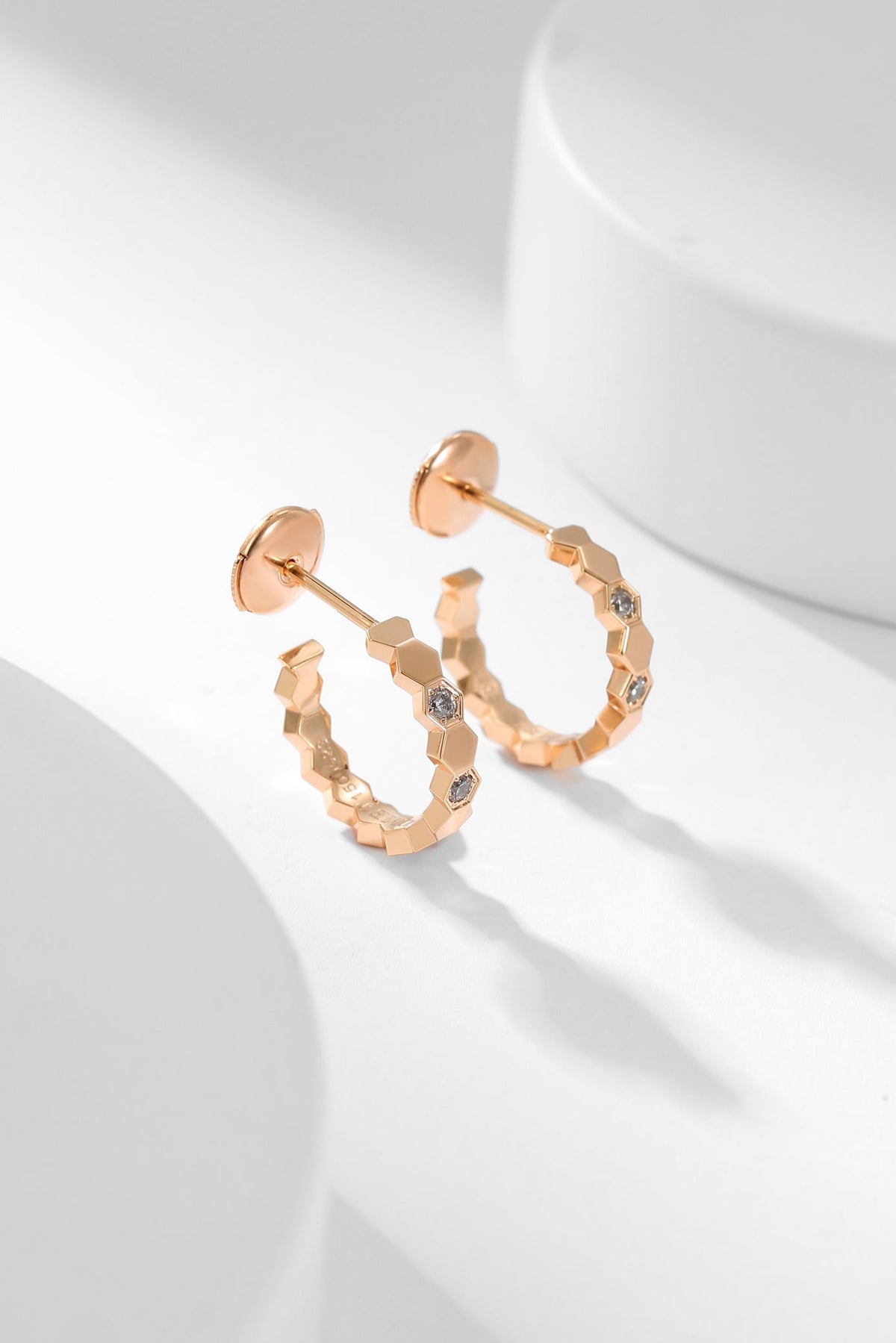 [⭐⭐JeweliWhal]BEE LOVE DIAMOND HOOP EARRINGS
