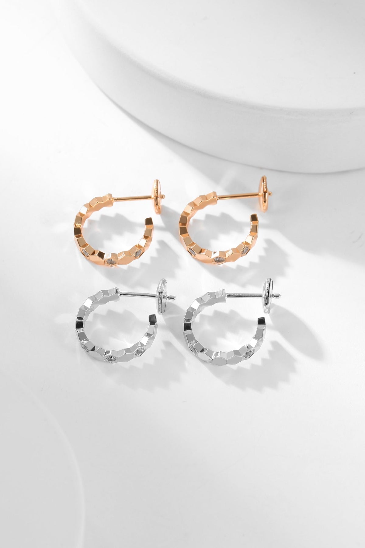 [⭐⭐JeweliWhal]BEE LOVE DIAMOND HOOP EARRINGS