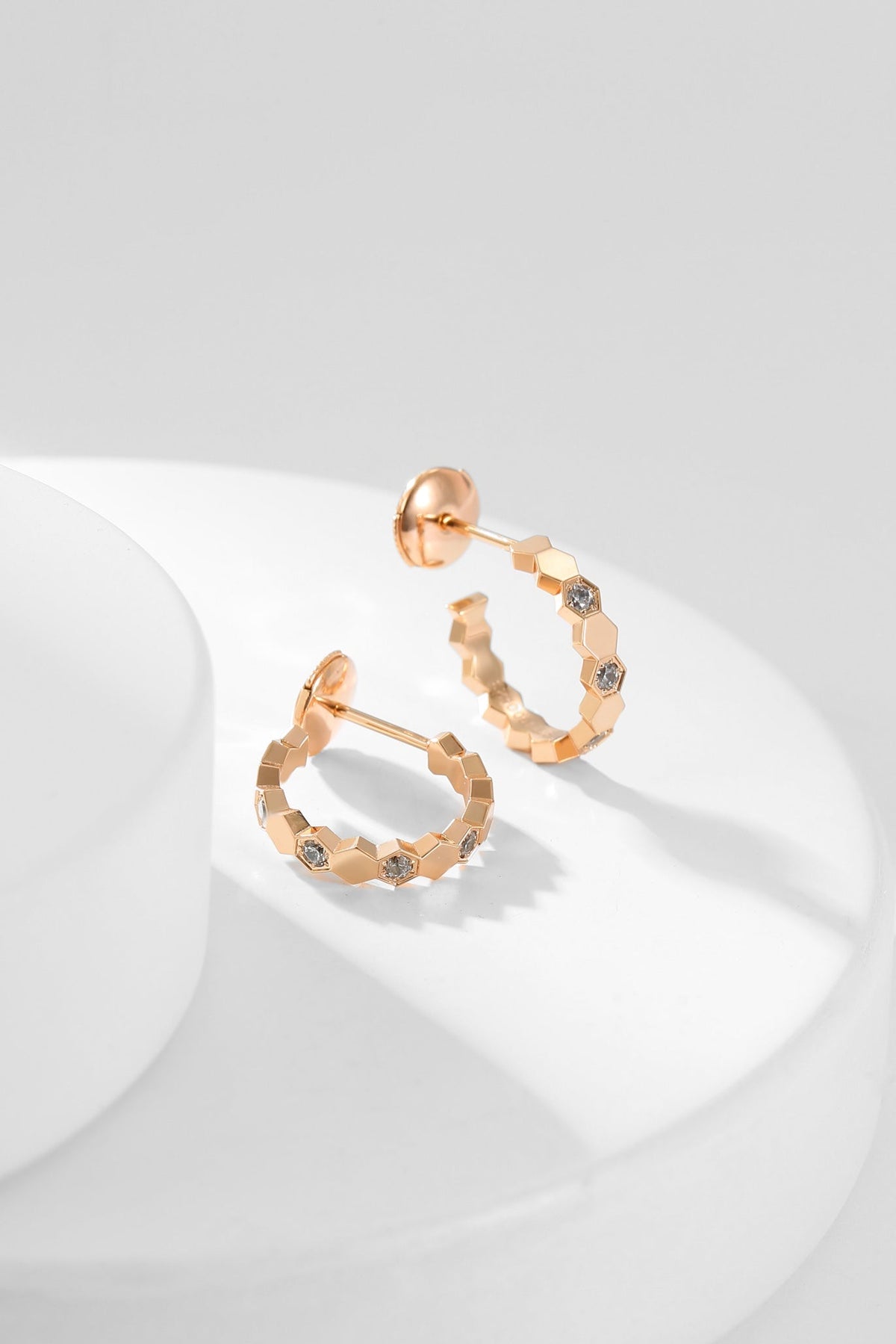 [⭐⭐JeweliWhal]BEE LOVE DIAMOND HOOP EARRINGS