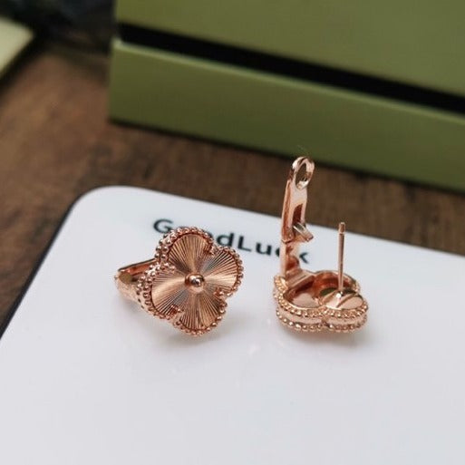 [⭐⭐JeweliWhal]CLOVER MEDIUM STUD EARRINGS