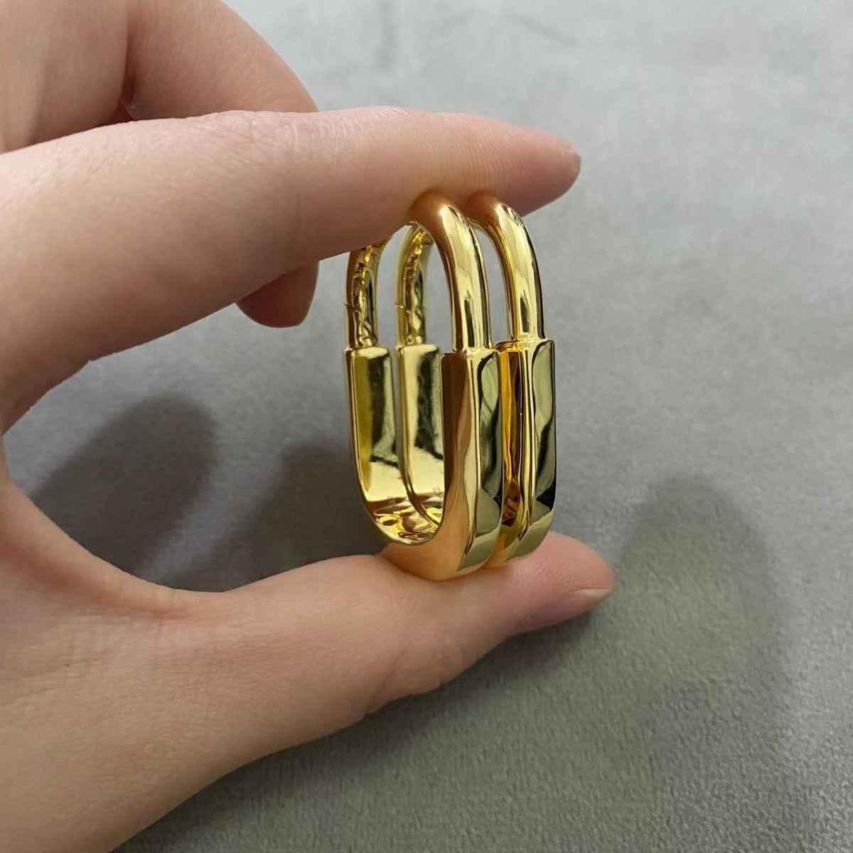 [JeweliWhal]LOCK MEDIUM EARRINGS