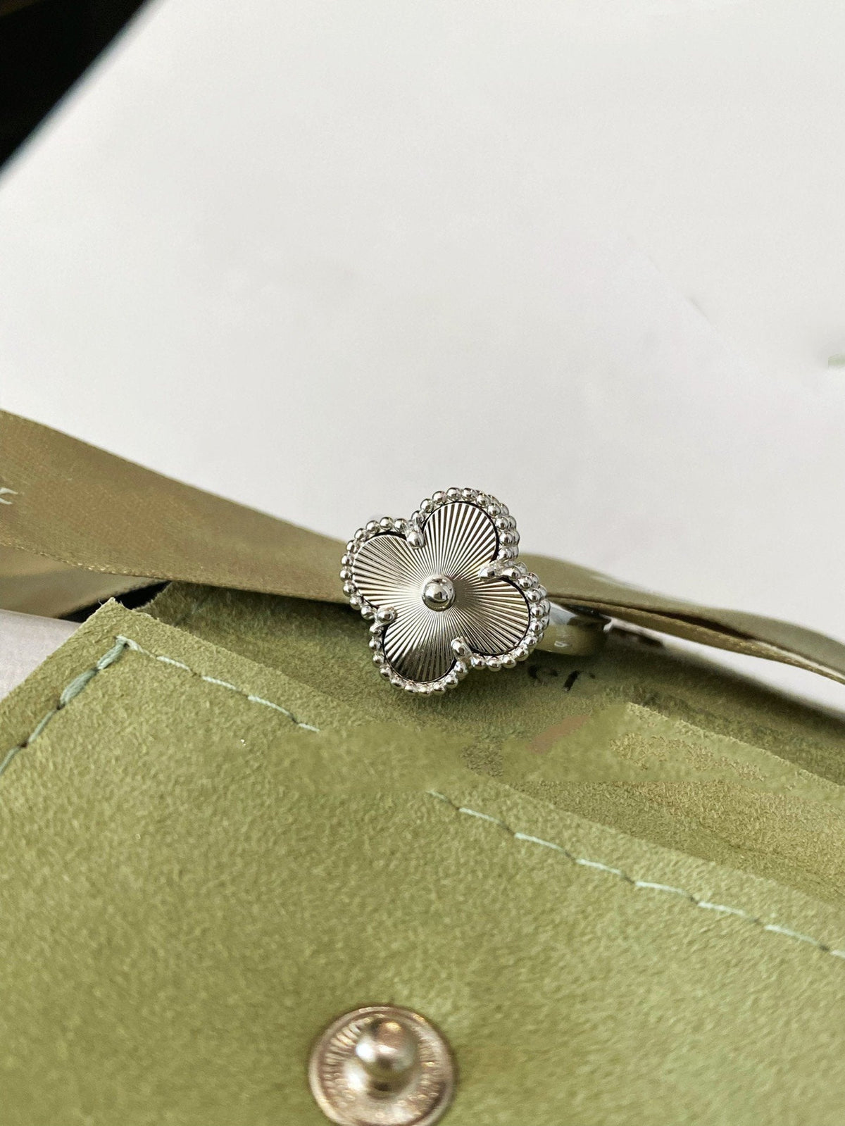 [⭐⭐JeweliWhal]CLOVER SILVER RING