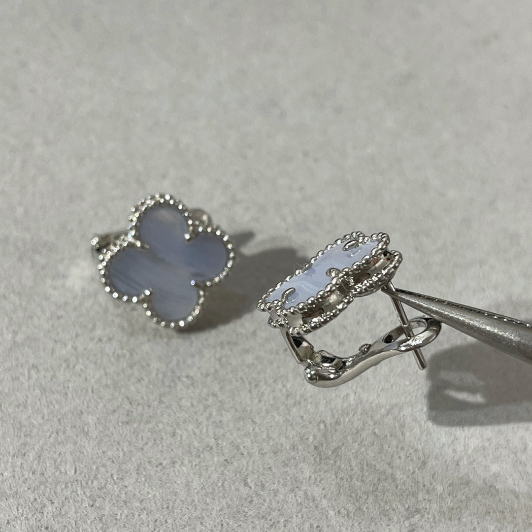 [⭐⭐JeweliWhal]CLOVER CHALCEDONY SILVER STUD EARRINGS